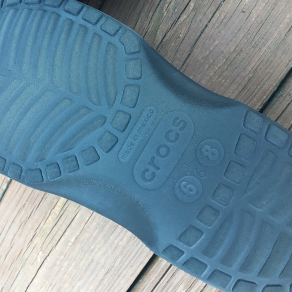 Black Crocs - Picture 6 of 8